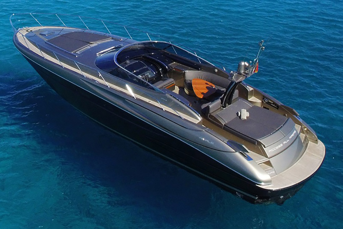 Photo Gallery Riva Rivale 52ft / CATEGORY C